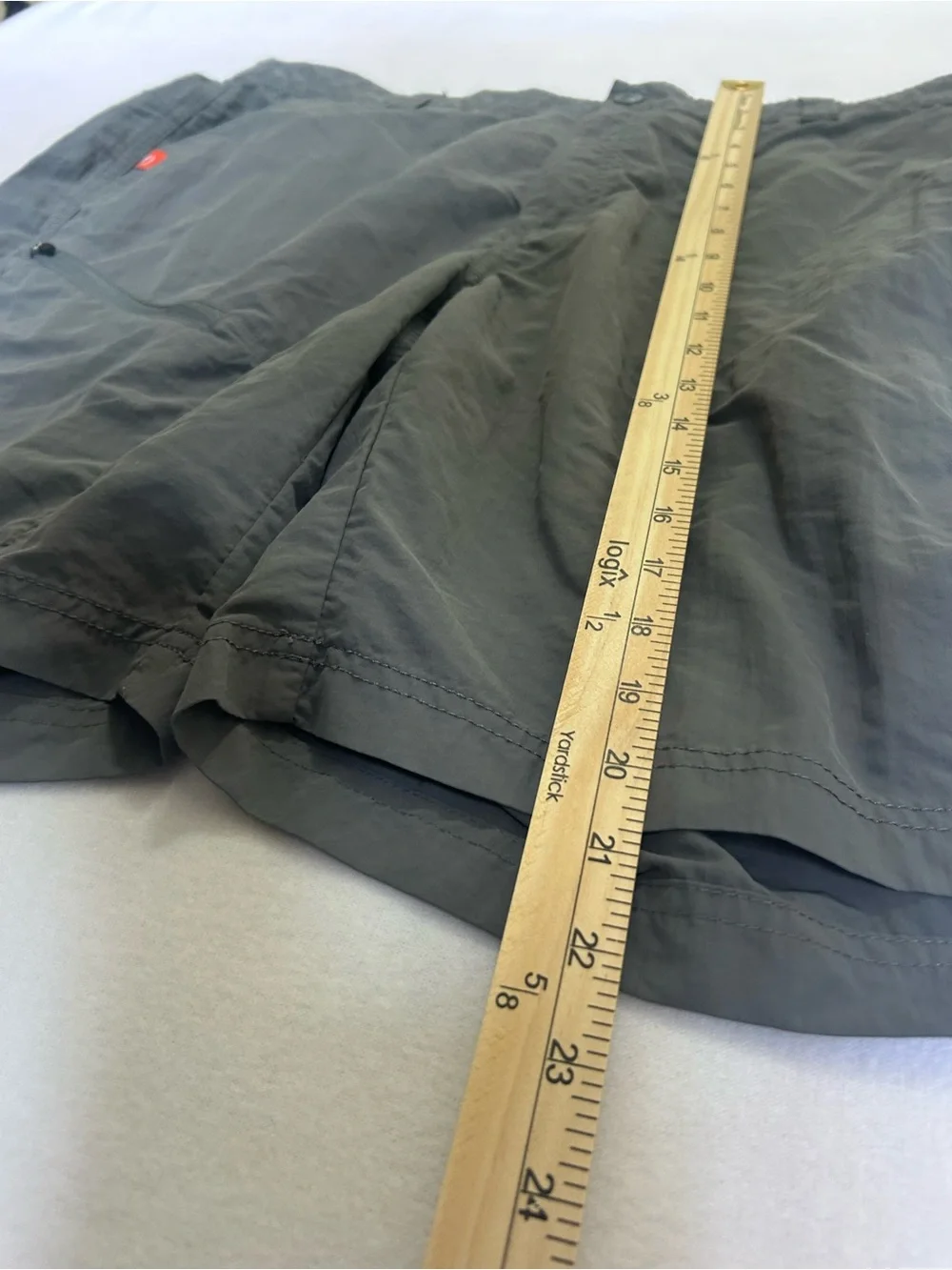 The American Outdoorsman Men’s XL Gray Nylon Hiking Shorts Zip Pockets